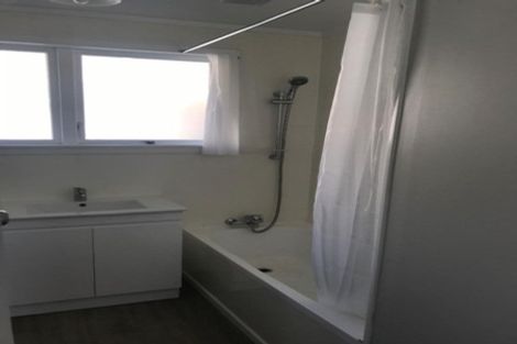 Photo of property in 2/11 Waitahanui Avenue, Taupo, 3330