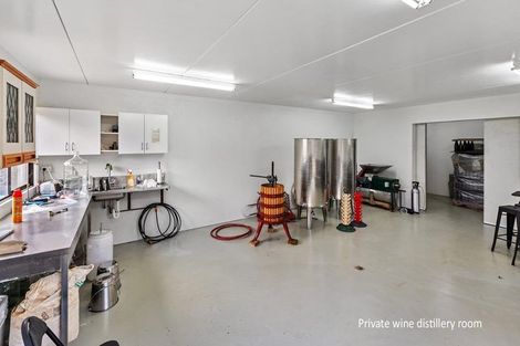 Photo of property in 76 Brick Bay Drive, Sandspit, Warkworth, 0982