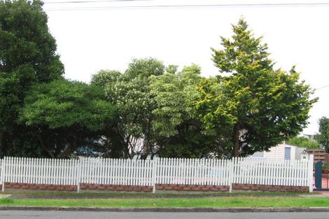 Photo of property in 95 Flanshaw Road, Te Atatu South, Auckland, 0610