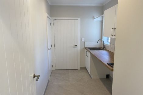 Photo of property in 2 Grove Lane, Omokoroa, 3114