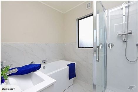 Photo of property in 2/112 Oaktree Avenue, Browns Bay, Auckland, 0630