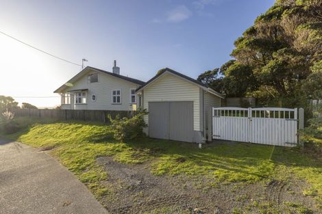 Photo of property in 82 The Parade, Paekakariki, 5034