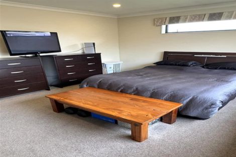 Photo of property in 42 Peter Hall Drive, Kelvin Grove, Palmerston North, 4414