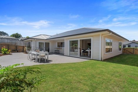 Photo of property in 32 Ballintoy Park Drive, Welcome Bay, Tauranga, 3175