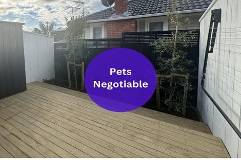 Photo of property in 3/5 Preston Avenue, Henderson, Auckland, 0610