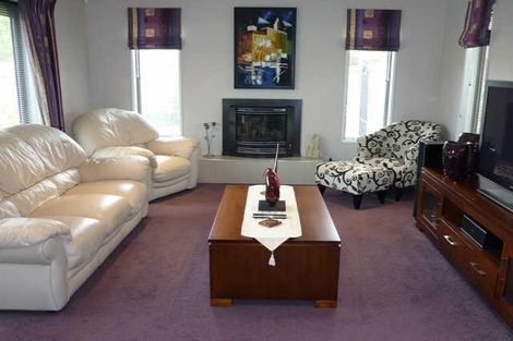 Photo of property in 25 Sovereign Gardens, Halswell, Christchurch, 8025