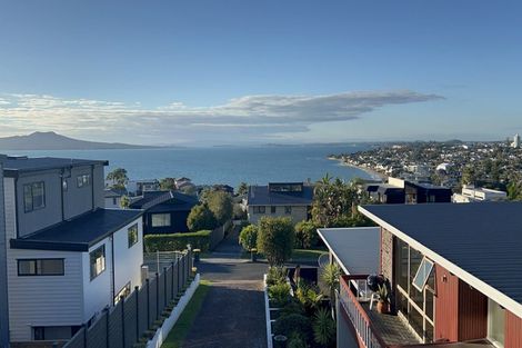Photo of property in 3/3 Marama Street, Castor Bay, Auckland, 0620