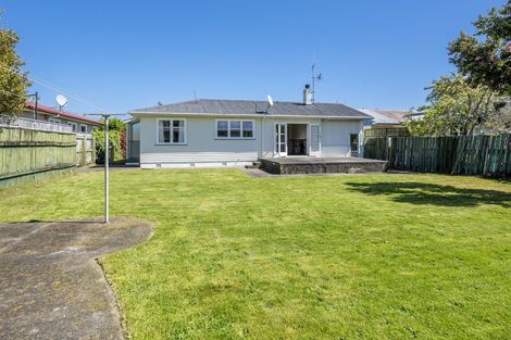 Photo of property in 52 Graham Street, Levin, 5510