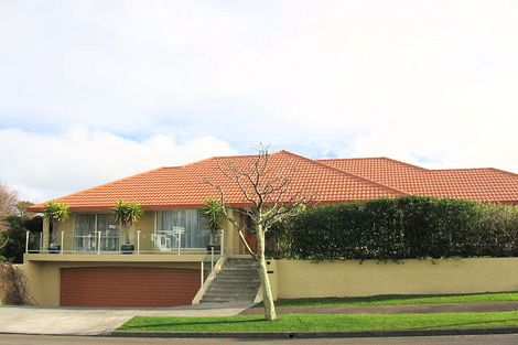 Photo of property in 2 Phoenix Avenue, Hokowhitu, Palmerston North, 4410