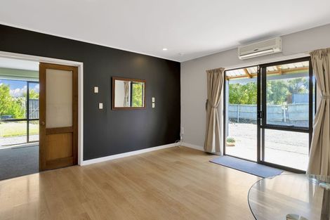 Photo of property in 18 Douglas Road, Amberley, 7410