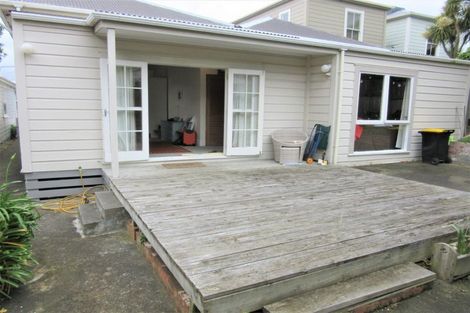 Photo of property in 250 Adelaide Road, Newtown, Wellington, 6021