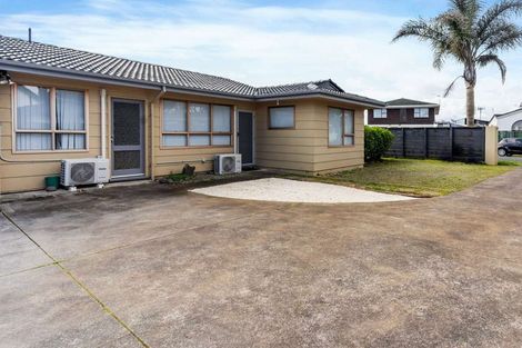 Photo of property in 1/41 Challen Close, Conifer Grove, Takanini, 2112