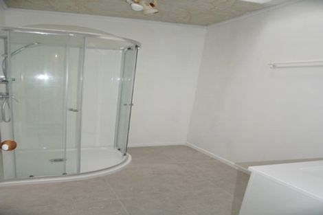 Photo of property in 27 Lyons Avenue, Murrays Bay, Auckland, 0630