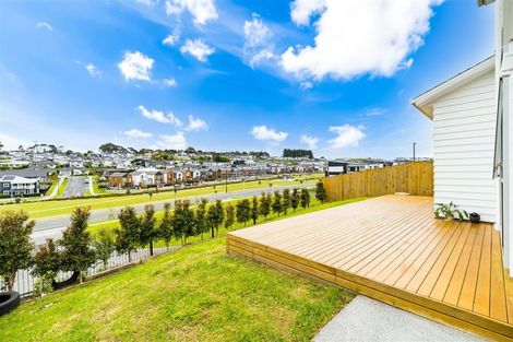 Photo of property in 106 Colonial Drive, Silverdale, 0932