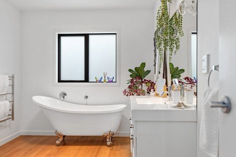 Photo of property in 2 Benmore Crescent, Pyes Pa, Tauranga, 3112