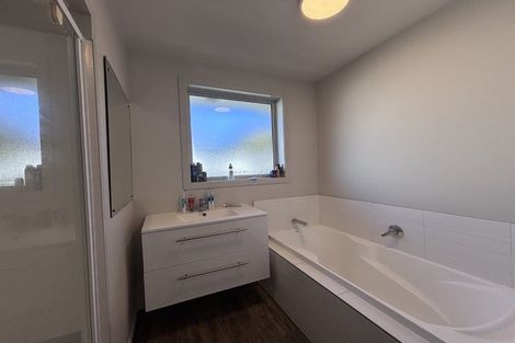 Photo of property in 2/145 Grahams Road, Burnside, Christchurch, 8053