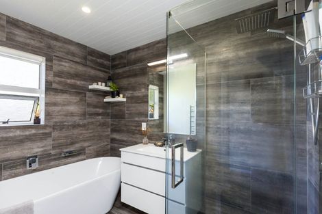 Photo of property in 20 Blue Mountains Road, Silverstream, Upper Hutt, 5019