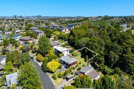 Photo of property in 70 Mountbatten Avenue, Hillcrest, Auckland, 0627