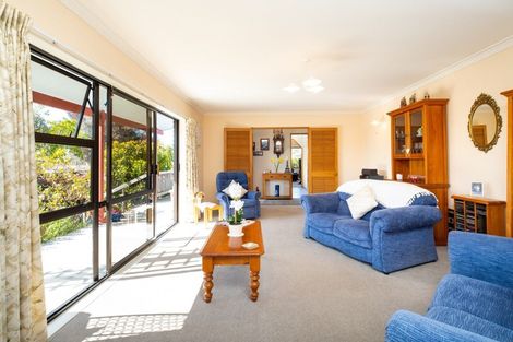 Photo of property in 2 Hunters Hill, Havelock North, 4130