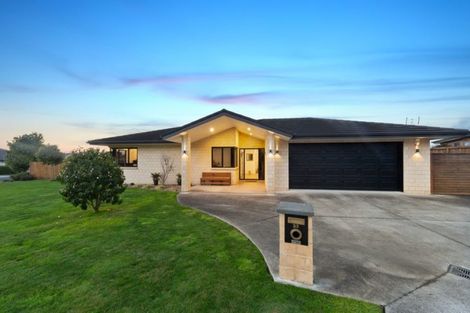 Photo of property in 32 Parkhaven Drive, Rosehill, Papakura, 2113