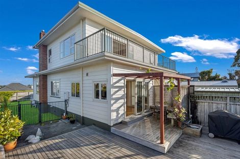 Photo of property in 1/90 Norwood Road, Bayswater, Auckland, 0622
