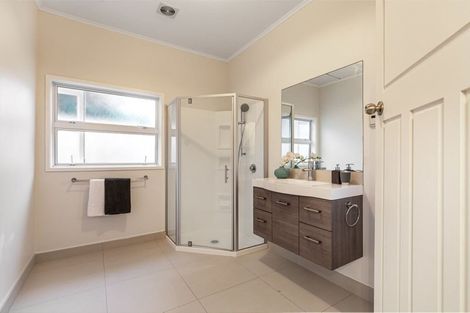 Photo of property in 2/52 Northboro Road, Belmont, Auckland, 0622