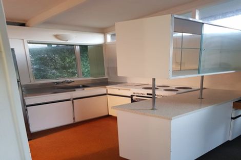 Photo of property in 2/112 Te Atatu Road, Te Atatu South, Auckland, 0610