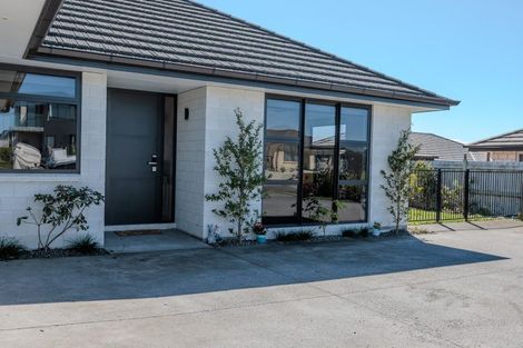 Photo of property in 4 Okohaka Avenue, Glenbrook, Waiuku, 2681