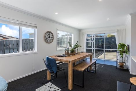 Photo of property in 21 Tasman Close, Aotea, Porirua, 5024