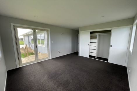 Photo of property in 32 Canal Road West, Waitakaruru, Ngatea, 3576