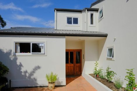 Photo of property in 22 Athol Place, Ravensbourne, Dunedin, 9022