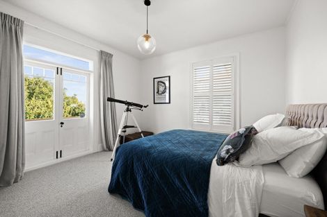 Photo of property in 15 Sealy Road, Bluff Hill, Napier, 4110
