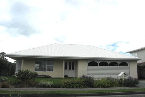 Photo of property in 6 Stead Crescent, Stoke, Nelson, 7011