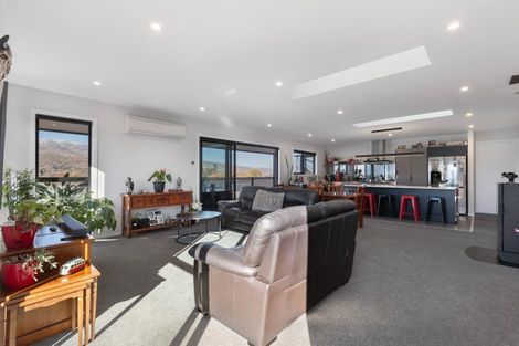 Photo of property in 45 Stratford Drive, Mount Pisa, Cromwell, 9383