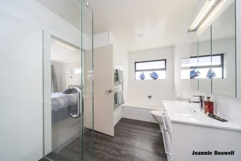 Photo of property in 5 Virtue Place, Hokowhitu, Palmerston North, 4410