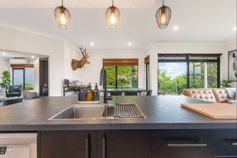 Photo of property in 63 Ruapehu Drive, Fitzherbert, Palmerston North, 4410