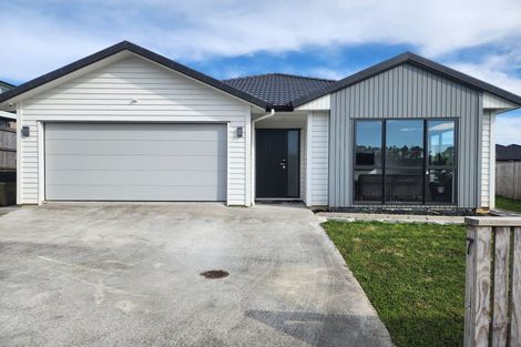 Photo of property in 7 Tautoru Avenue, Orewa, 0931