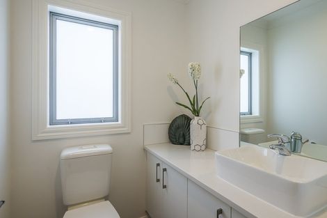 Photo of property in 6 Holcombe Drive, Paraparaumu, 5032