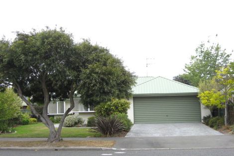 Photo of property in 18 Anglesea Avenue, Parklands, Christchurch, 8083