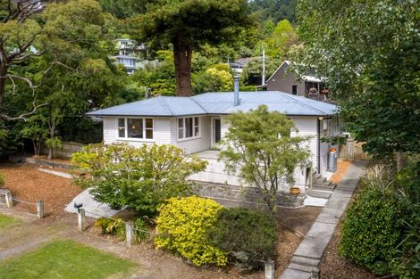 Photo of property in 40 Jocelyn Crescent, Pinehaven, Upper Hutt, 5019