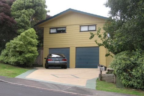 Photo of property in 21 Tetrarch Place, Totara Vale, Auckland, 0629