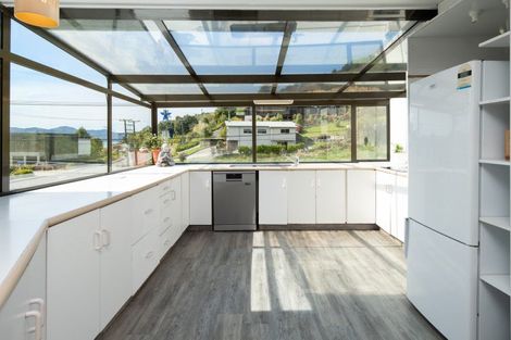 Photo of property in 318 Waikawa Road, Waikawa, Picton, 7220