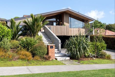 Photo of property in 60 Parkhill Road, Mellons Bay, Auckland, 2014