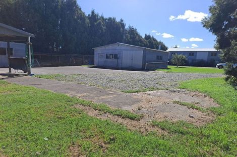 Photo of property in 176 Boord Crescent, Kumeu, 0891