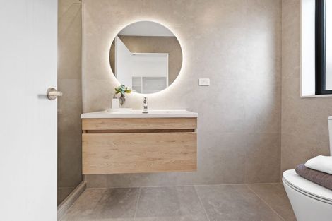 Photo of property in 4 Auden Close, Somerville, Auckland, 2014