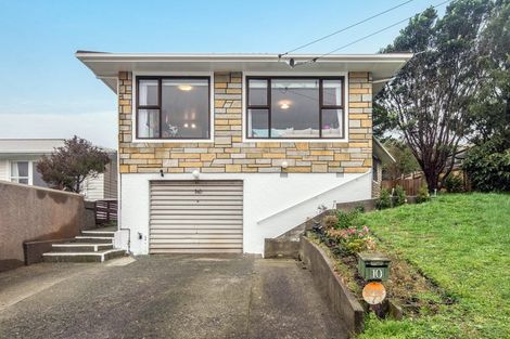 Photo of property in 10 Beazley Avenue, Paparangi, Wellington, 6037