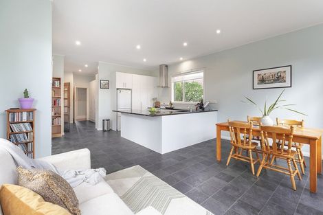 Photo of property in 11 Tio Tio Road, Miramar, Wellington, 6022