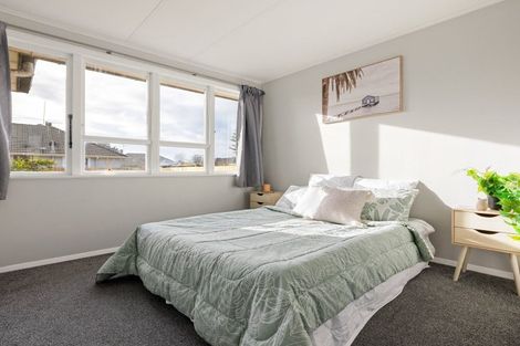 Photo of property in 2 Yeats Crescent, Fairfield, Hamilton, 3214