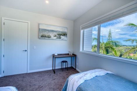 Photo of property in 2 Sunset Heights, Cable Bay, 0420
