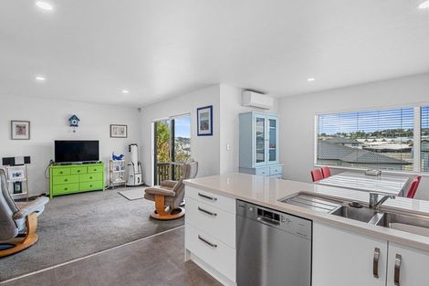 Photo of property in 11 Tee Point, Red Beach, 0932